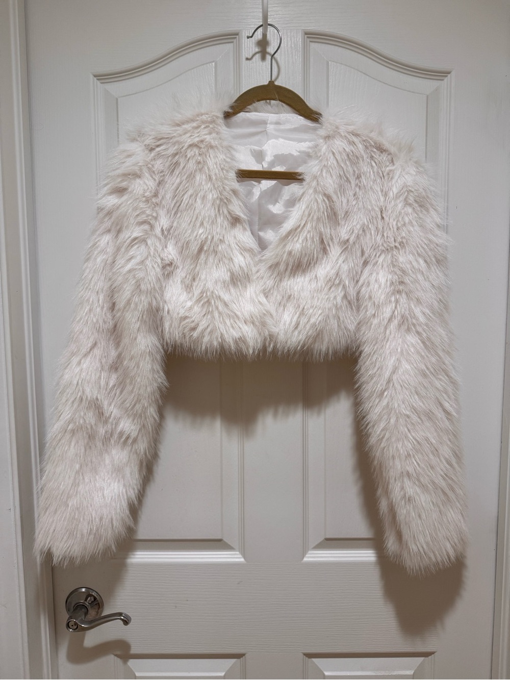 NWOT White Faux Fur Cropped Bolero Jacket | Y2K Glam McBling Coquette